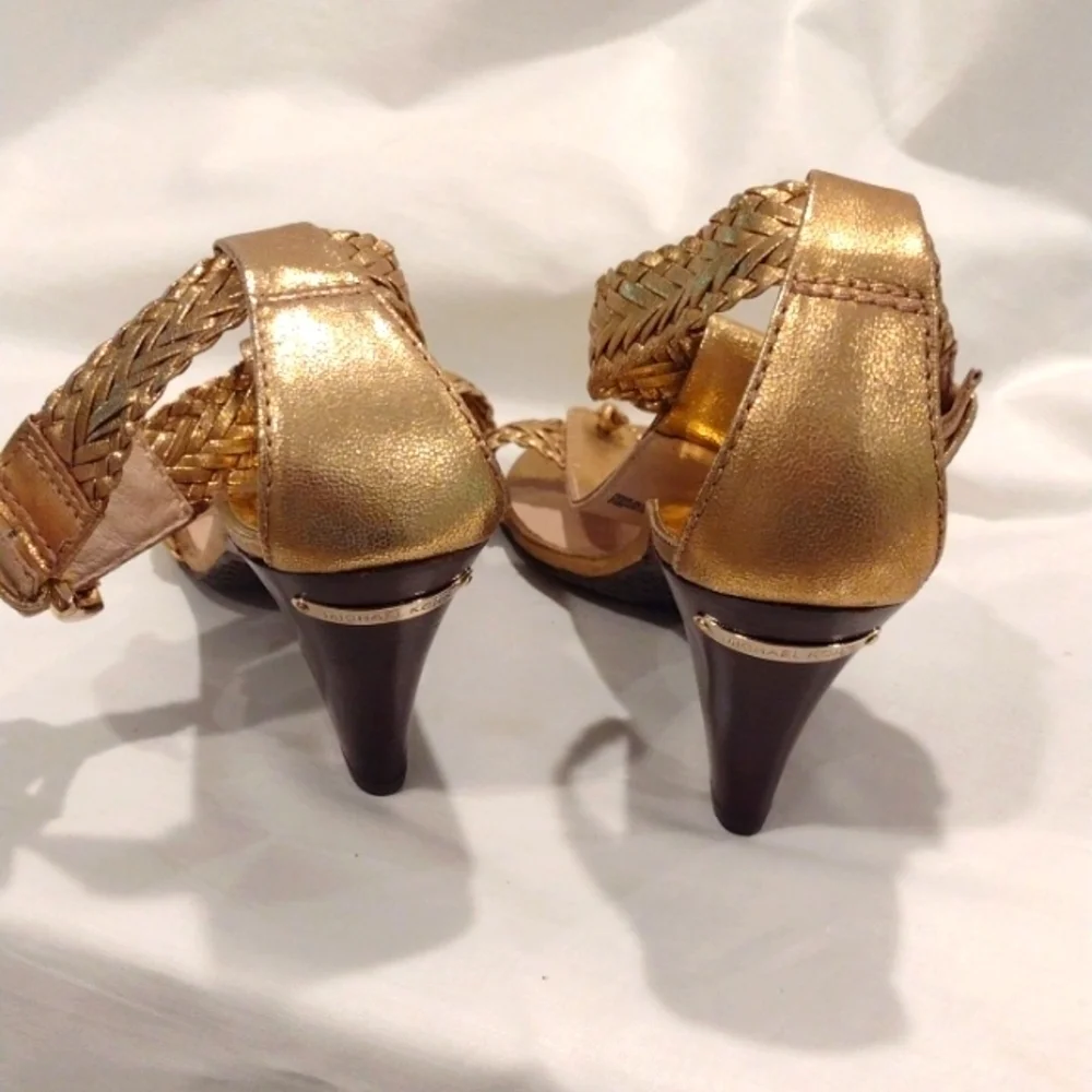 Michael Kors Sandals Juniper T-Strap Thong Braided Woven Leather Gold Size 9.5